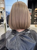 エイチ(H)&nbsp;xブリーチ/イメチェン/ホワイトブロンド/外ハネボブ/美髪/