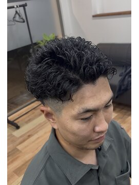 ヘアーズ ハクナ(hairs 897) 爽やか黒髪極道パーマ