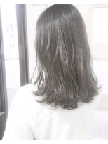 ヘアーアンドアトリエ マール(Hair&Atelier Marl) 【Marlイメチェンスタイル】グレージュカラーの外ハネセミディ