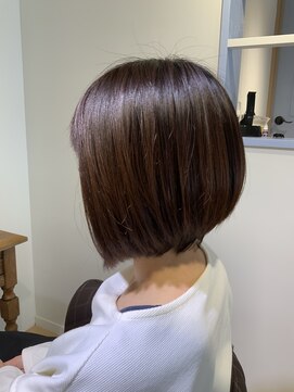 ユーネリー(U-NERY) 大人可愛い前下がりボブ