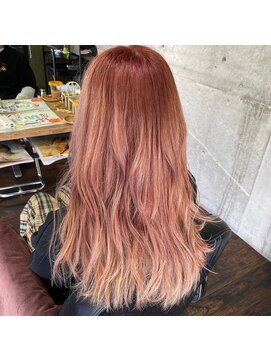 ガルボ ヘアー(garbo hair) 【ケアブリーチ】ダメージレスハイトーンピンクカラーのご紹介♪