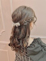 グルーヴ グルーヴ フェエリー(groove groove feerie)&nbsp;可愛いリボンのアクセサリーハーフアップ  歌舞伎町ヘアセット