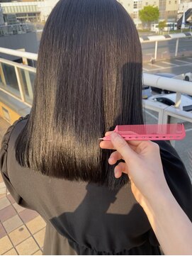 ルッツ(Lutz. hair design) ナチュラルカラー＋カクテルトリートメント【千代田彩夏】