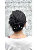 結婚式大人可愛い下めシニヨン
