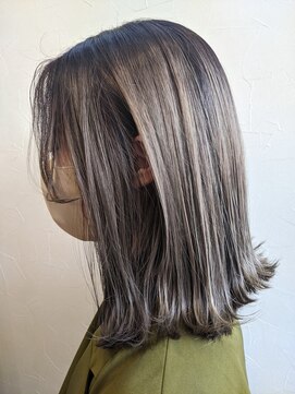 エッセンス(essence) 切りっぱなしボブ　　　　ーモノトーンverー