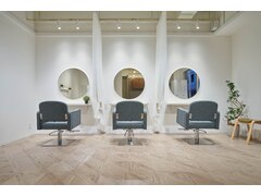 Alana Hair六甲道店【アラナヘア】（旧カットルームカラーFAST STYLE六甲道店）