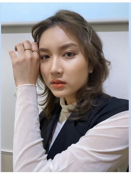 ナビバイケンジ(NaVI by KENJE) ブリーチ必須ベージュカラー