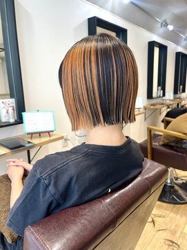 エミス バイ メルト 吉祥寺(emis by melt) 【吉田江梨】デザインカラー外はねボブ暖色カラー切りっぱなし