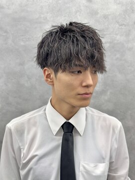 クロムトウキョウ ザ バーバー ネオン 新宿店(CHROM TOKYO the Barber ne/on) メンズマッシュ/ツイストスパイラルパーマ