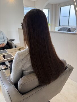 ヨンド(yond) 乾かすだけでまとまる『うる艶縮毛矯正』