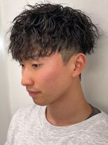 スパイラルパーマツイストパーマアップバング短髪メッシュ