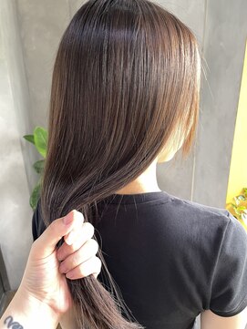 オーストヘアジジ(Aust hair Gigi) リンゴ幹細胞トリートメントと艶