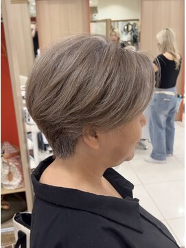 ミングル(MINGLE) くびれショートボブ40代50代グレイカラー白髪染め白髪ぼかし
