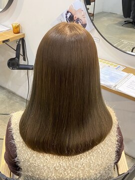 ロロネー 梅田(Lolonois) 透明感赤み消しカラー