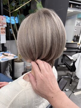 ヘアーラボ 樟葉(Hair Labo) 南樟葉/ 透明感グレージュ丸みショート