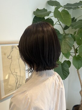イニ 福井店(ini) ナチュラルブラウン × レイヤーボブ / 大竹