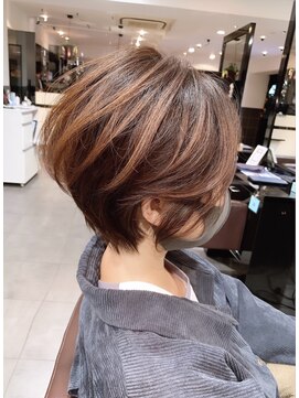 ネオリーブ シュシュ 神保町店(Neolive susu) 大人可愛いマッシュ長めショート立体感ヘア