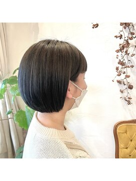 マウロア(MAULOA) “タイトボブ　伸ばしかけ　コンパクトボブ”中西英美子