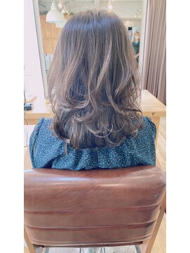 ヘアスペース リズム グリーン(Hair space Rizm green) ミディアムレイヤー 30代40代50代60代