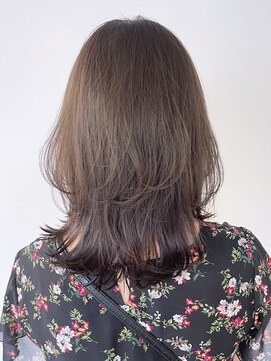 アイティー バイ アルバム 浦和店(IT by ALBUM) フェミニングレージュ_外ハネボブセクションカラー_ba382061