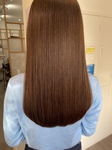 ダメージレスで自然な縮毛矯正も得意です！