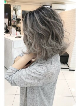 リア 大阪梅田(Ria) ～バレイヤージュ外国人風カラー～【Ria 大阪 梅田】