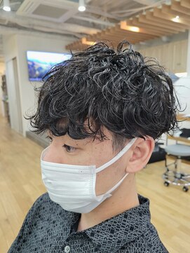 ギフト ヘアーデザイン(gift hair design) 波巻きスパイラルパーマ×エアリーマッシュツーブロックショート