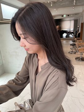 ガリカ 博多(Gallica) <長まなみ>顔まわりレイヤーに透けるベージュカラーの垢抜けヘア