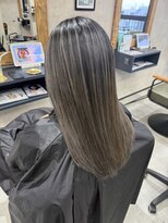 サニー 渋谷(SUNNY)&nbsp;バレイヤージュ、ハイライト、レイヤーロング、グレーベージュ