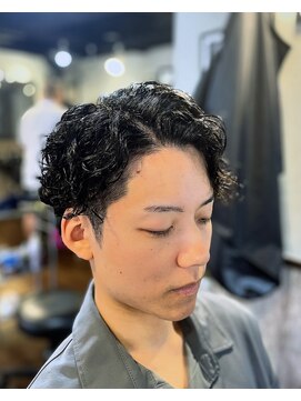 ヴィルバーバー(VIR BARBER) 【センターパート×ツイストパーマ】大人のニュアンスパーマ