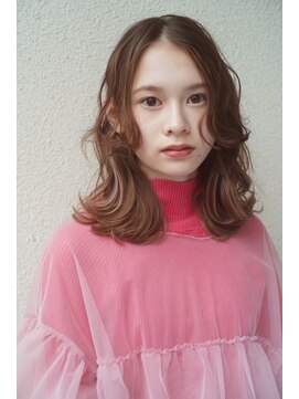 レジュアル(RESSUAL) ブラウンベージュ　デザインカラー　ハイライト　ミディアム