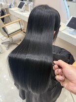 ロエ(LOE)&nbsp;艶髪ストレートヘア/レイヤーカット/韓国ヘア