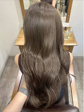 ＊赤みを抑えた明るめベージュ＊