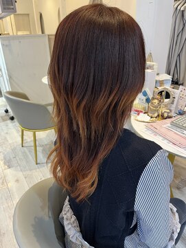 ハグクレア(HUG CLAIRE) カットハイレイヤーグラデーションカラーオレンジロング春日井