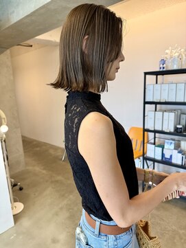 外ハネボブ/マロンベージュで柔らかい印象に