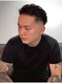 パンチパーマ フェードカット 刈り上げ 眉毛カット バーバー
