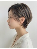 アプリール 北見(Aprire)&nbsp;レイヤーショートボブハイライト小顔外ハネスタイルグレージュ