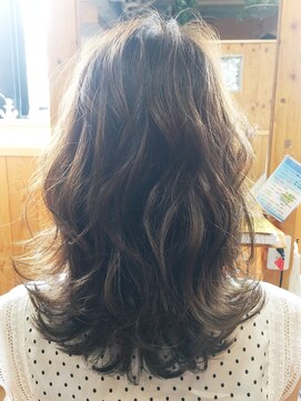 ララテラス(LaLa Terrace) ~LaLa Terrace流~ブルーグレージュ×外はねくびれミディ