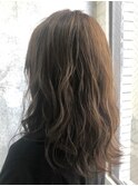 【Zina　銀座中央通り】透明感耳かけ×フォギーベージュ
