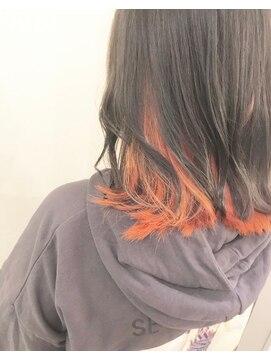 モルニ(MORNI) インナーカラー_マロンベージュ Aラインボブ かきあげ