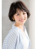 大人かわいい、ぺたんこ解消ふんわりショートパーマ