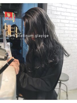 サウスランド(South Land) グレージュカラー×ダークトーン×透明感外国人風