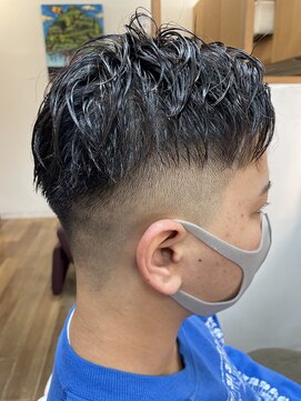 ヘアーゾーン ハチマルハチ 登戸駅前店(Hair Zone 808) フェード風