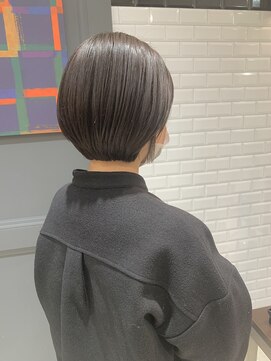 バウム(baum) コンパクト 耳掛け 丸みボブ 20代30代40代