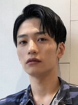 センターパートニュアンスパーマワンカールパーマ韓国コンマヘア