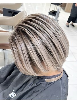 アッシュ 大宮店(Ash) ホワイトベージュバレイヤージュ