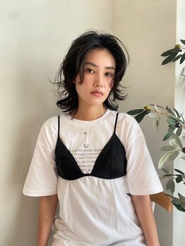 コンムオーベレ(COMMUOVERE)の写真/[桃谷駅徒歩5分]月曜営業/平日10時~20時迄★骨格・髪質・顔立ちから、あなただけに似合うスタイルが叶う◎