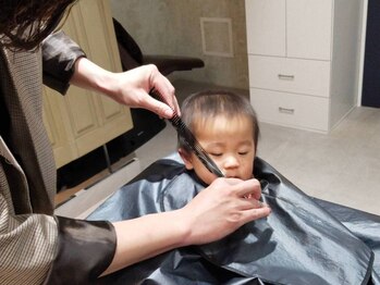 マーシャル(marshaL)の写真/[ベビーカーの持ち上げ対応有り◎]完全個室なのでお子様連れでも安心。キッズカットご好評いただいてます◎