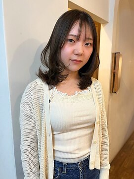 ロティー 天神(loty) 顔周りレイヤー オリーブブラウン 透明感カラー 髪質改善 艶髪