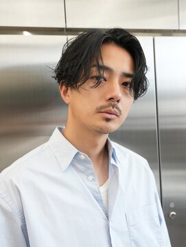 レタッチ バイ フィフス 銀座(RETOUCH by fifth) 男らしさ溢れるツイストスパイラルパーマのセンターパート